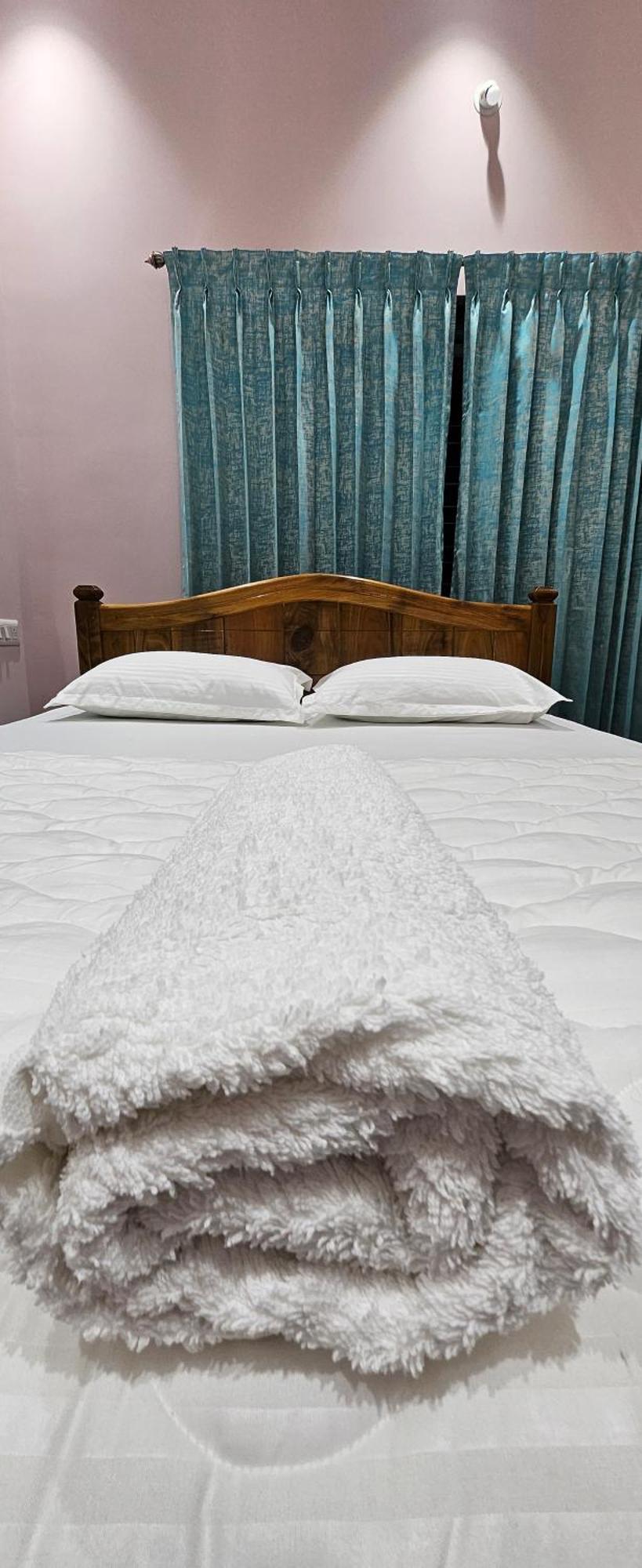 Apartment Rashmi Service