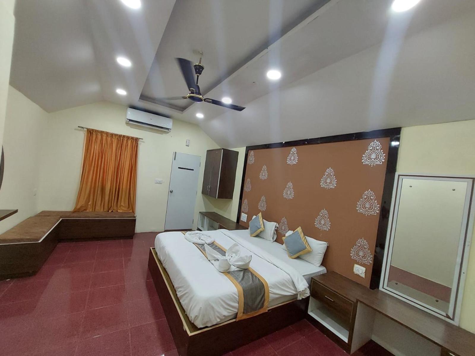 Hotel Yogi Golden Mysore