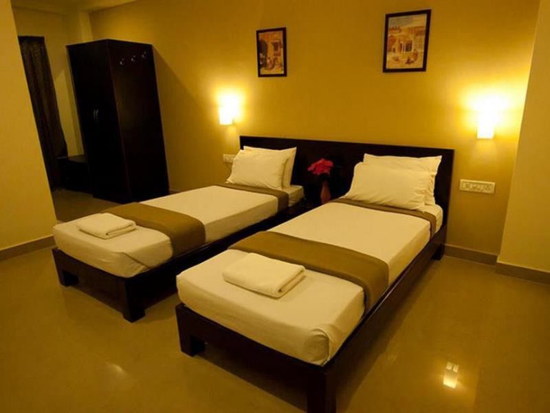 Rajmahal Hotel 2*