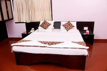 Oyo Sayyaji Rao Road 3*