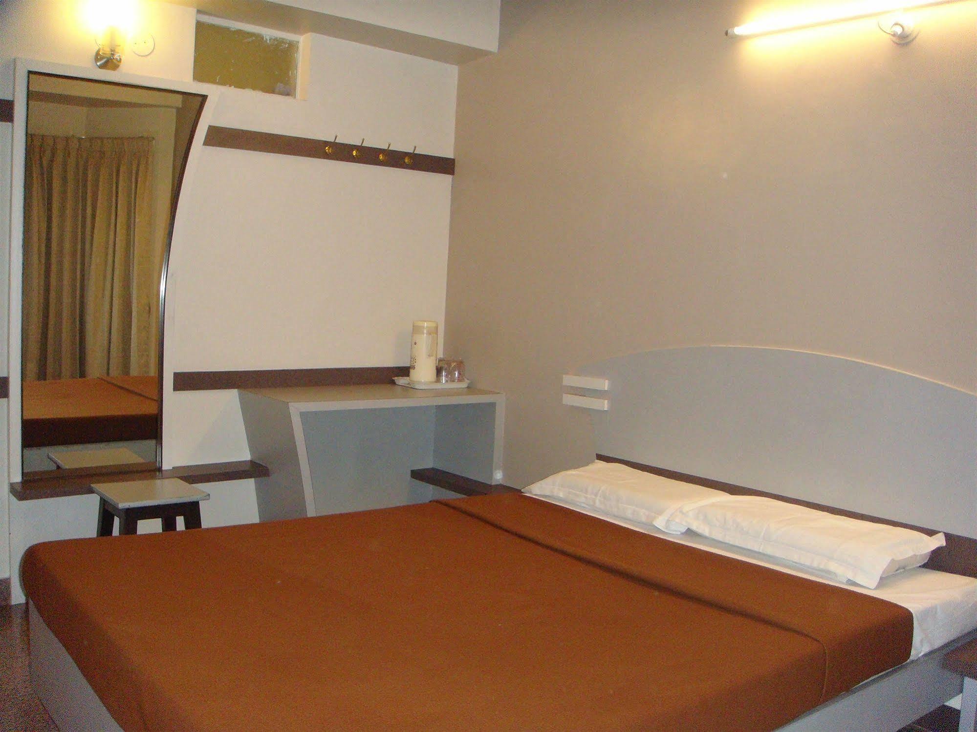 Mannars Residency