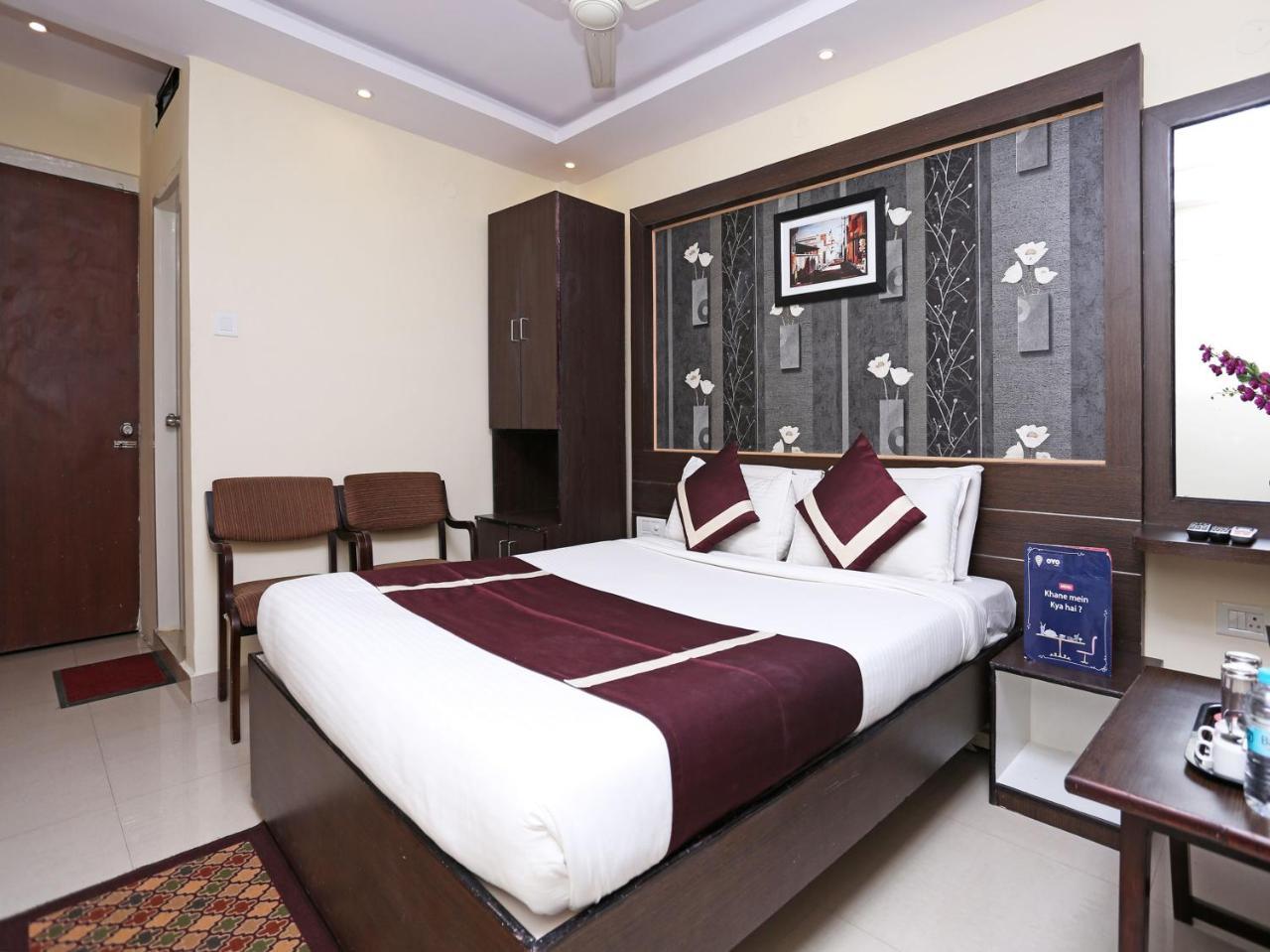 Oyo 5586 Prakash Palace 3*