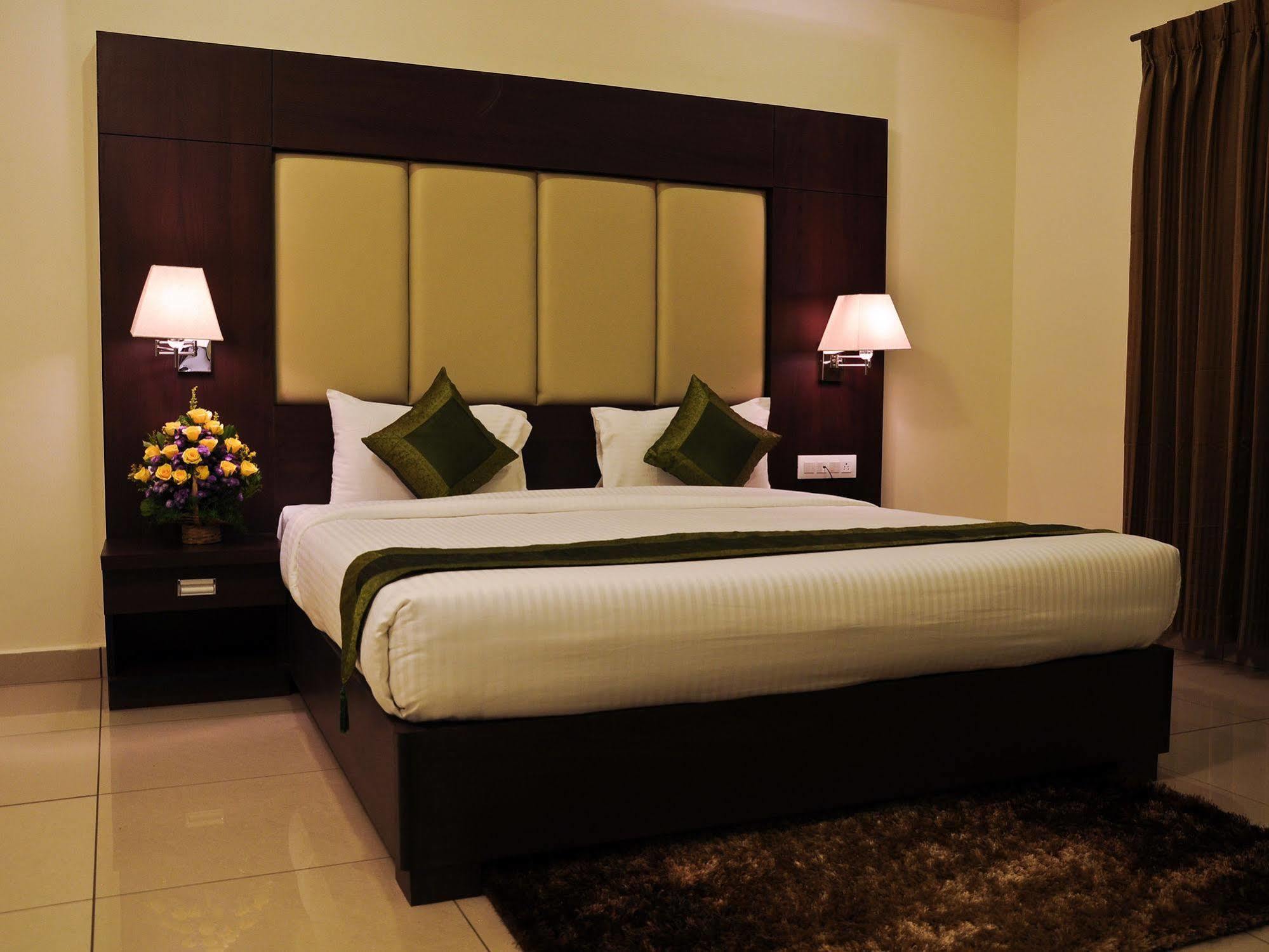 Hotel Golden Castle Hotel 3*