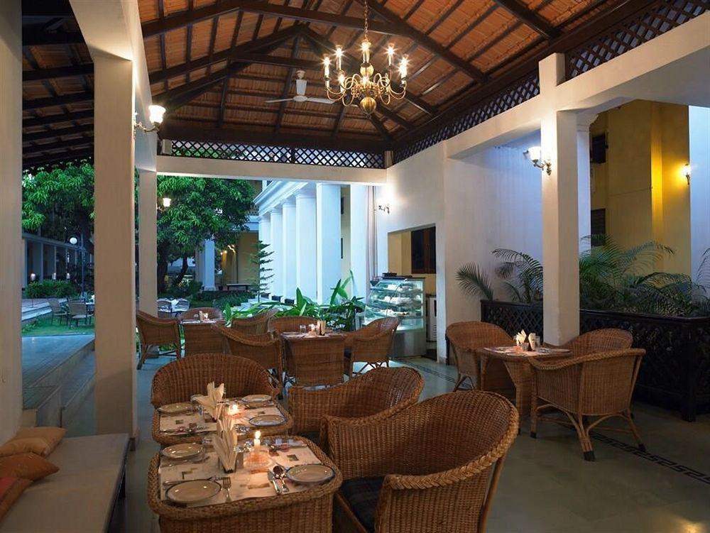 Royal Orchid Metropole 4*