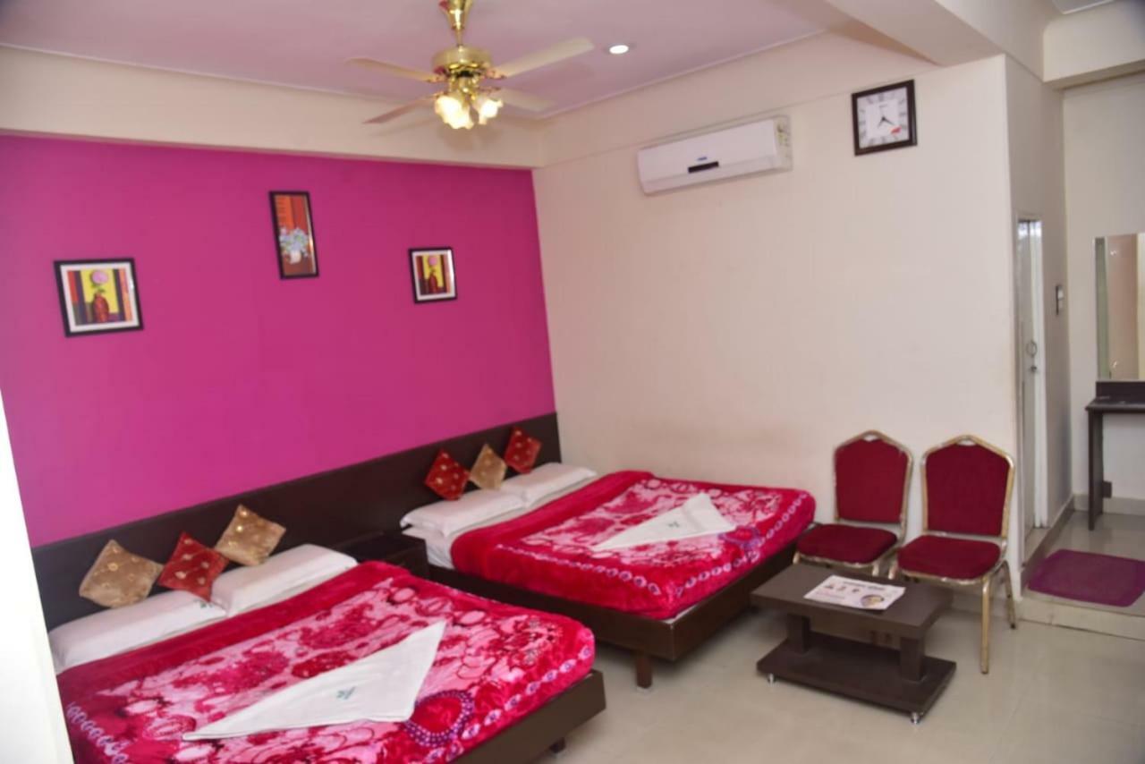 Hotel Raj Residency 2*