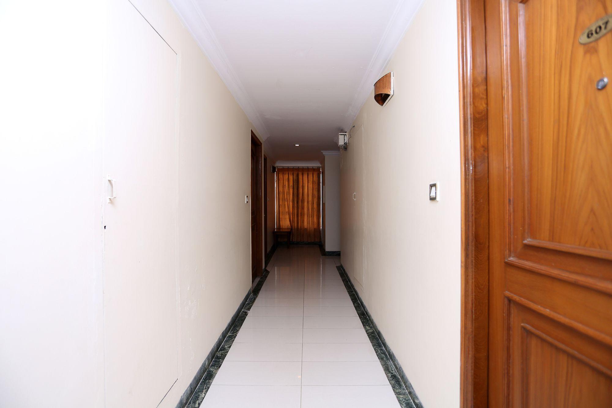 Hotel Oyo 9396 Maurya Residency Mysore