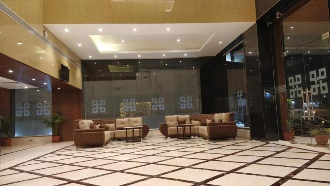 Preethi International 3*
