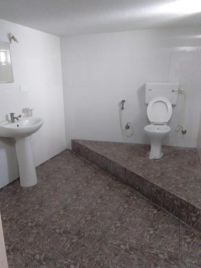 Kumar's The White House 3*