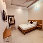 Seema Palace Inn 1 Km From Railwaystaion