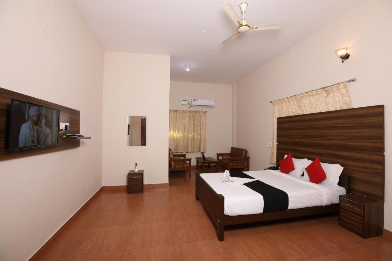 Townhouse J K Golden Embassy Hotel 3*