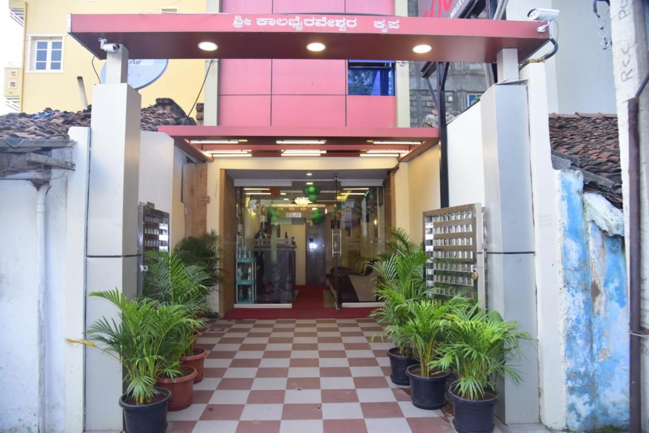 Hotel Raj Residency 2*