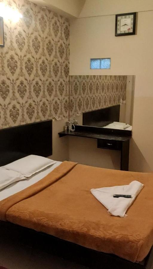Raj Residency Hotel 2*