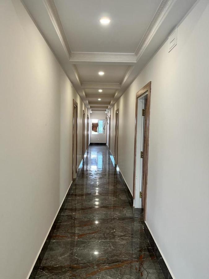 Hotel Seema Palace 1 Km From Railwaystaion 2*