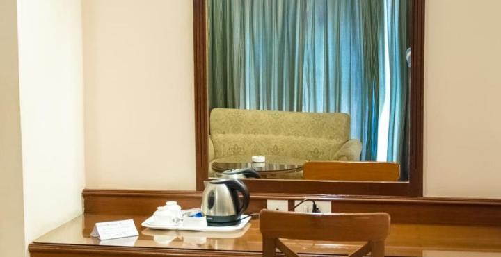Hotel President *