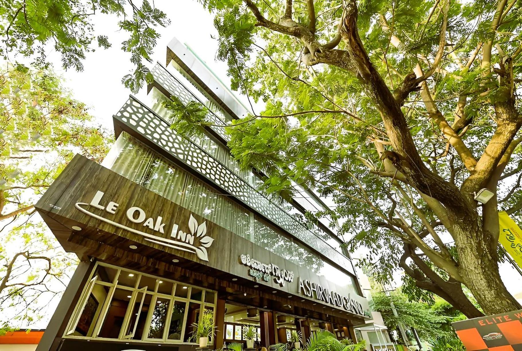 Le Oak 3*