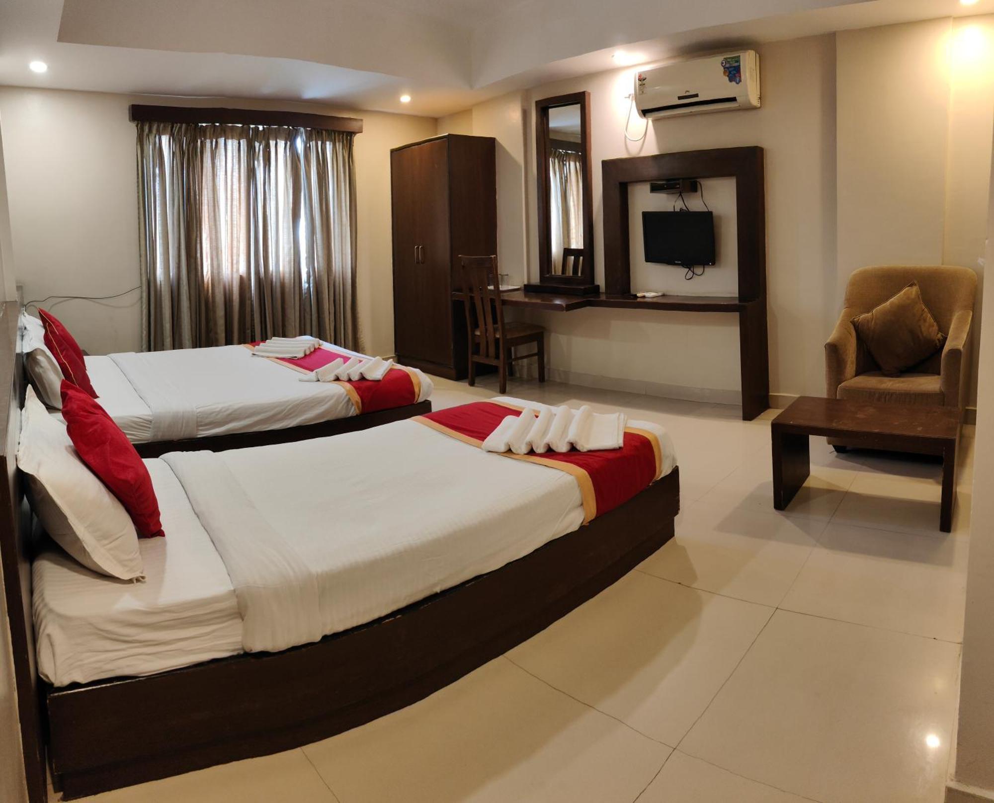 Hotel Wood Near Palace