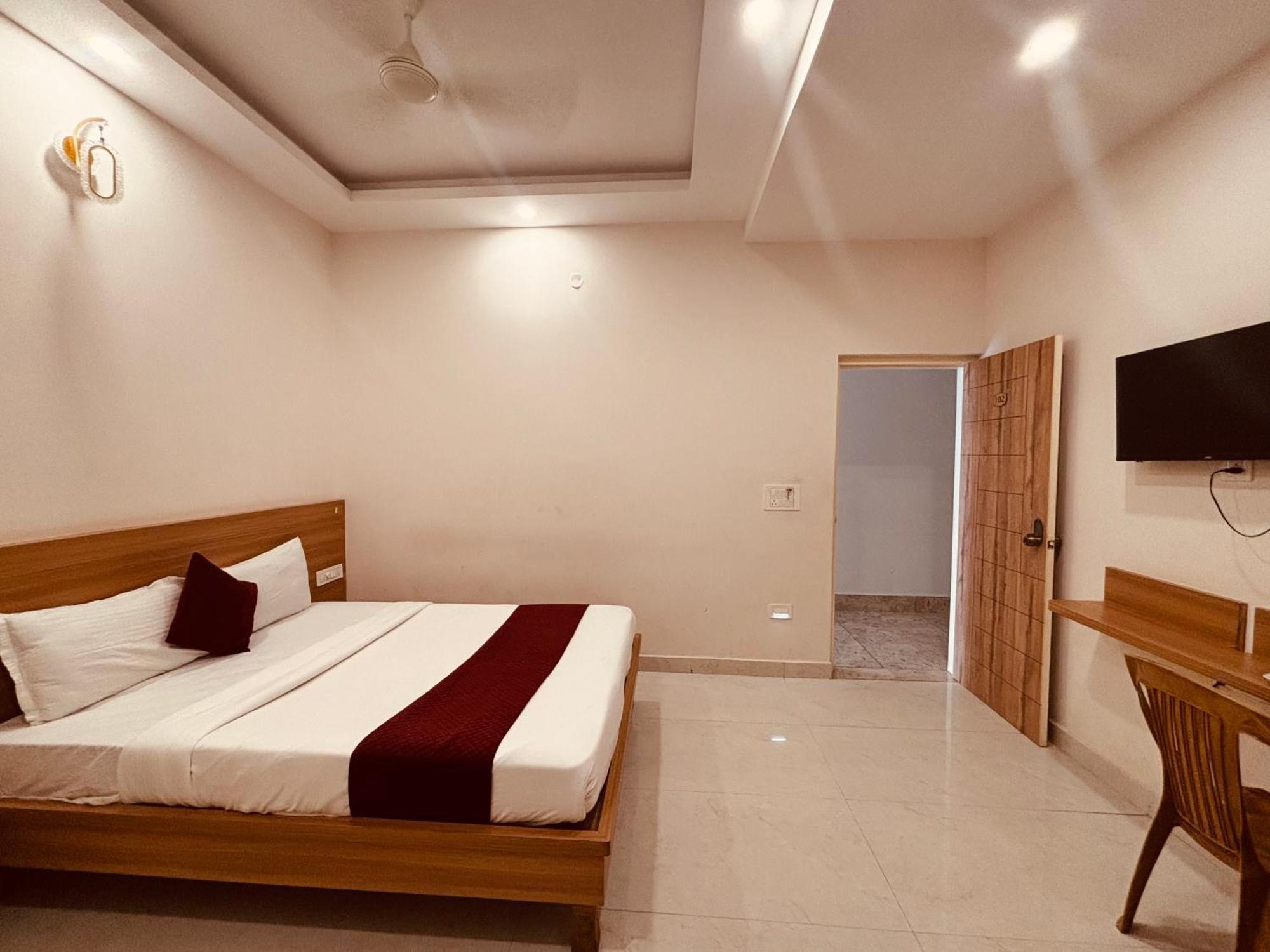 Hotel Seema Palace 1 Km From Railwaystaion Mysore