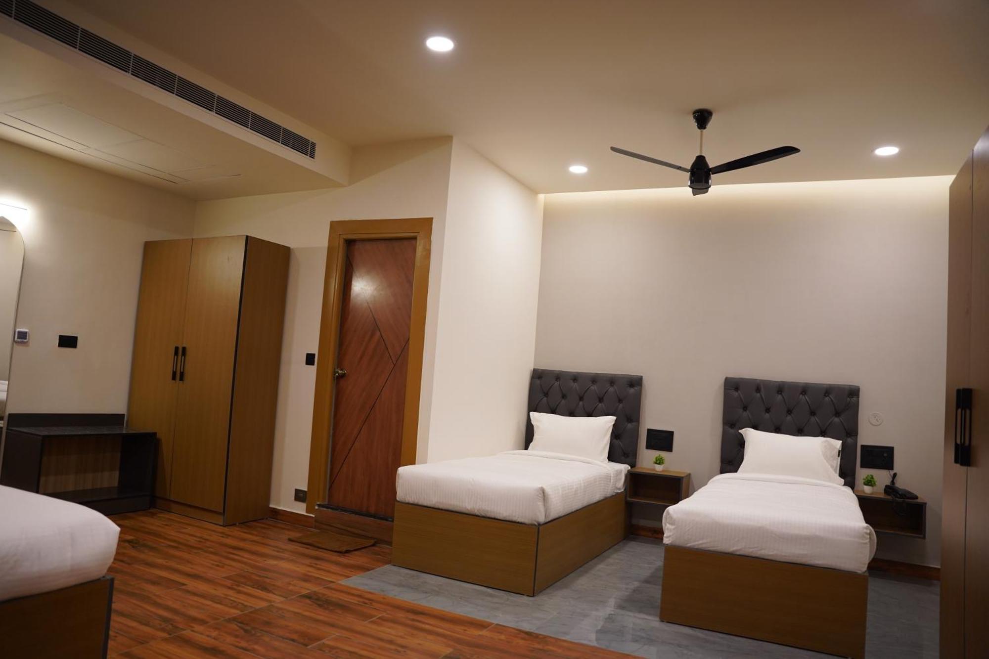 Hotel The Continental & Mysore