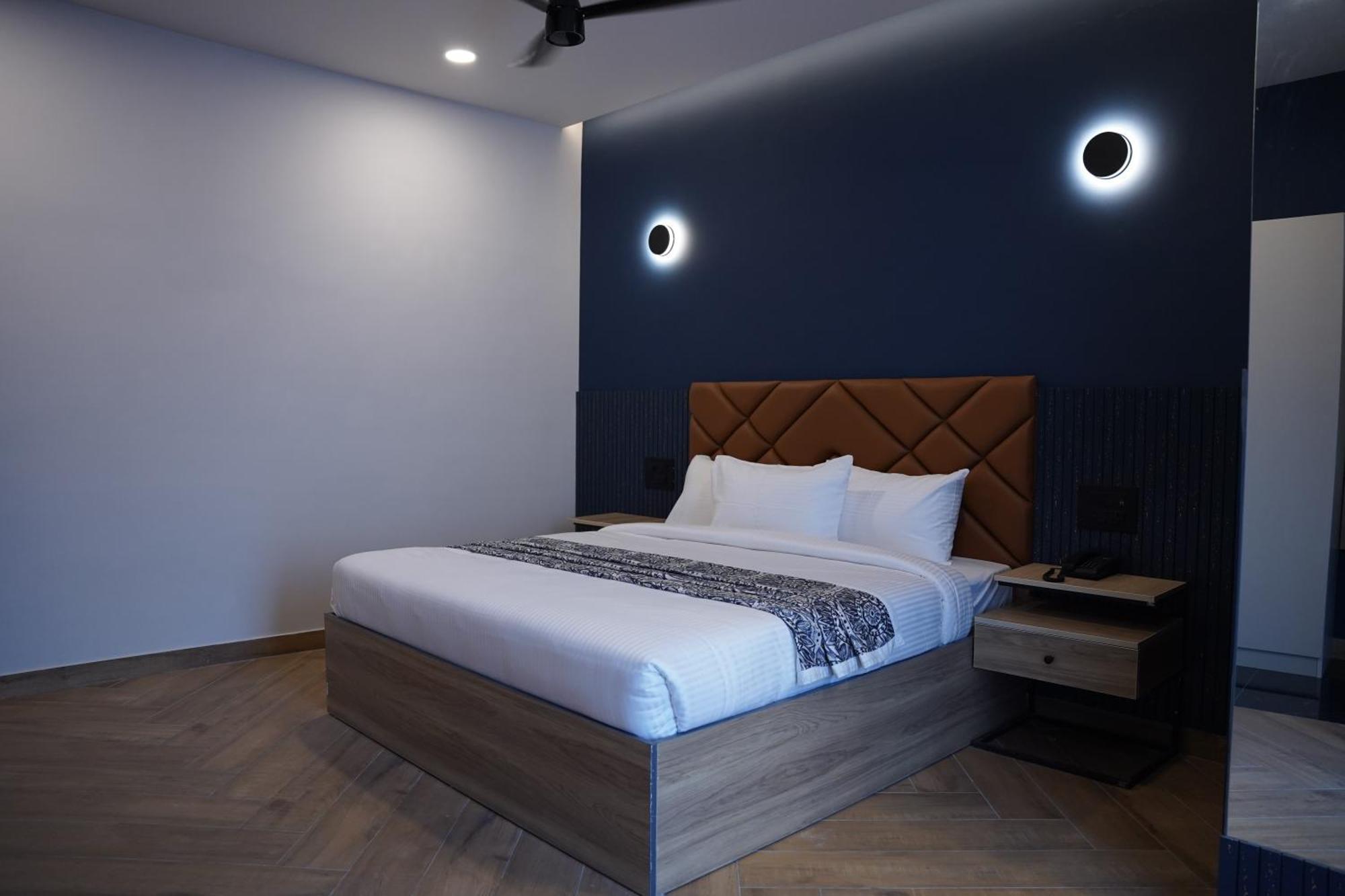 Hotel The Continental & 3*