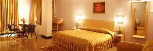 Mb International Palace Side Hotel