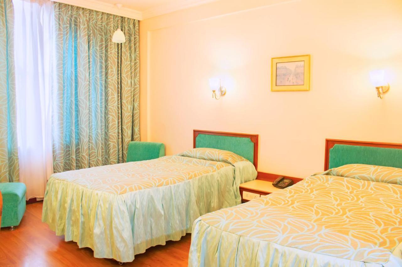Maya's Kings Kourt Hotel 3*