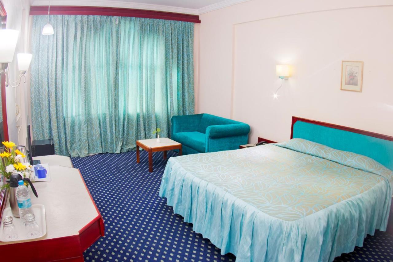 Hotel Maya's Kings Kourt 3*