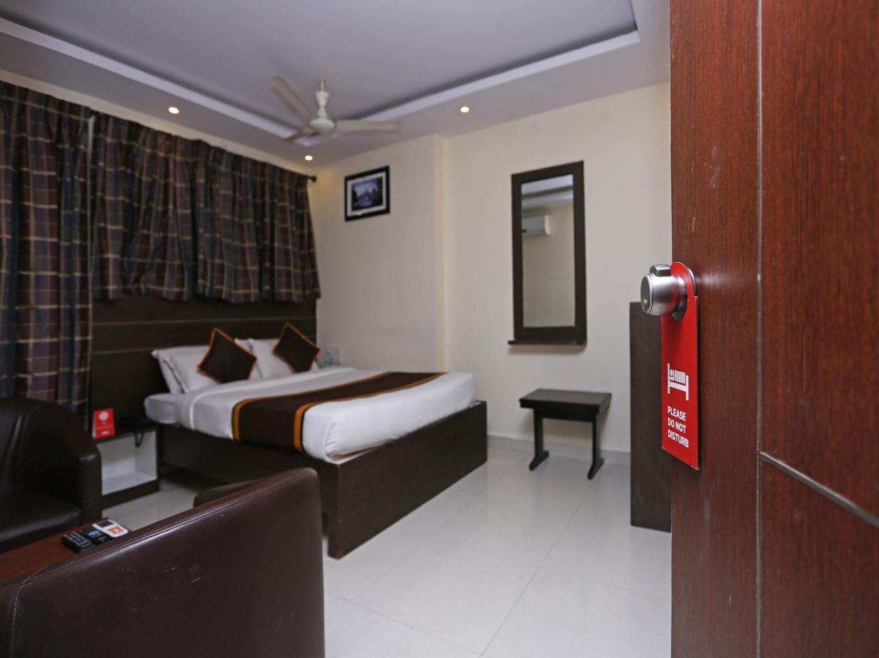 Hotel Oyo 5586 Prakash Palace 3*