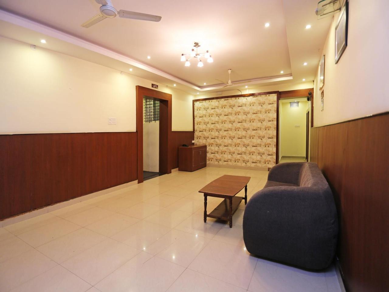 Hotel Oyo 5586 Prakash Palace